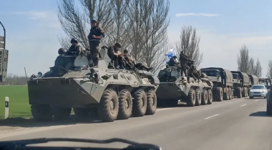 COMBOIO-RUSSO Comboio militar russo é visto indo em direção à região de Donbass