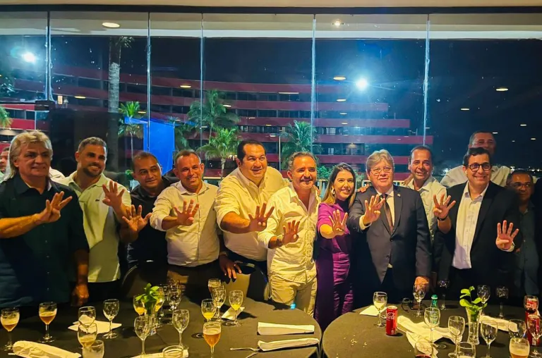 FCA49C47-7293-44DC-AF1B-8C25AE1B2383 Em Brasília: prefeitos do Cariri participam de jantar com João Azevêdo e reafirmam apoio à reeleição do socialista