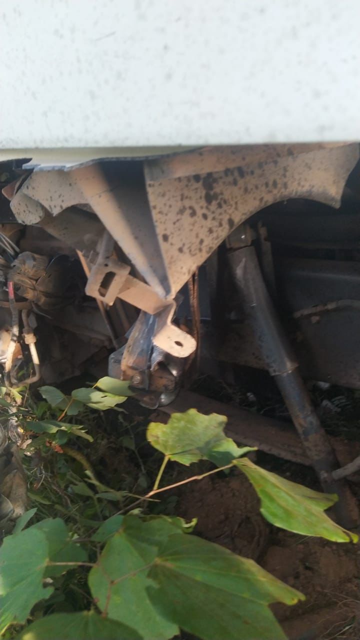 IMG-20220428-WA0061 Motorista monteirense condutor de uma Carreta Bitrem, sofre acidente após desviar carro que invadiu faixa contraria no Piauí
