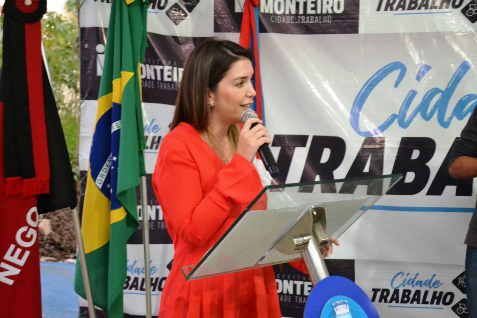 Rua-Alice-Ferreira5 Cidade Trabalho: Prefeita Anna Lorena entrega mais três rua pavimentadas em Monteiro