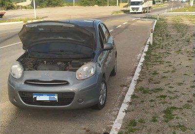 bfca56_3b144a5babfb46cbb4ad4846aa54142a_mv2 PRF detém motorista com carro furtado e sem CNH em Sertânia