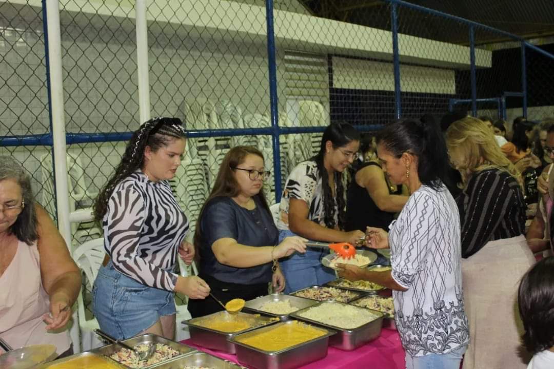 FB_IMG_1652102116002 Prefeitura de Zabelê realiza grande evento em alusão ao ‘Dia das Mães’ e distribui mais de 200 brindes