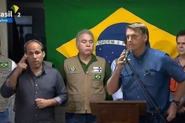 em-recife-presidente-anuncia-beneficio-a-afetados-pelas-chuvas-30052022100404378-599x400 Bolsonaro anuncia liberação de FGTS a vítimas das chuvas em Pernambuco