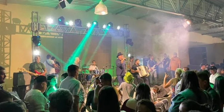 ourororororororo-1 Com shows musicais, Prefeitura de Ouro Velho finaliza em grande estilo o 38° encontro de paraibanos e baianos