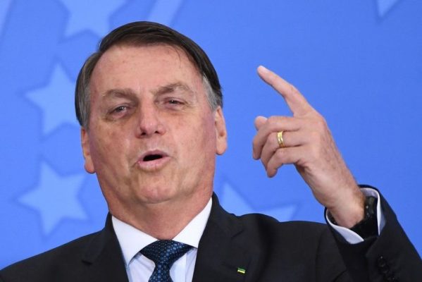 000-8yc46y-1-599x400 Brasil pode fazer 'escambo' de alimentos por diesel, diz Bolsonaro