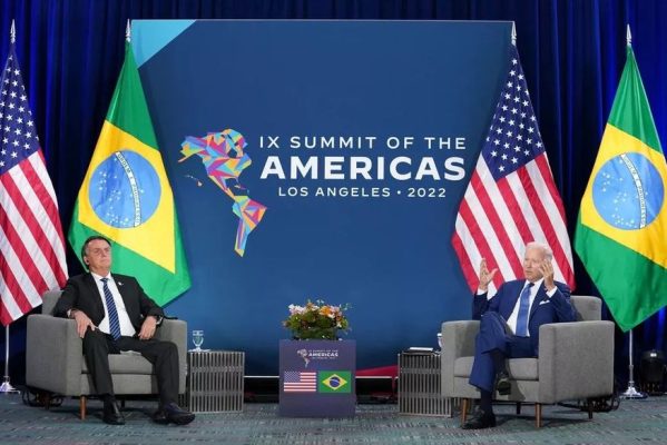 2022-06-09t232009z-1540735583-rc2jou9rxvn2-rtrmadp-3-americas-summit-599x400 Bolsonaro diz a Biden antes de reunião que 'por vezes' vê ameaça à soberania sobre Amazônia