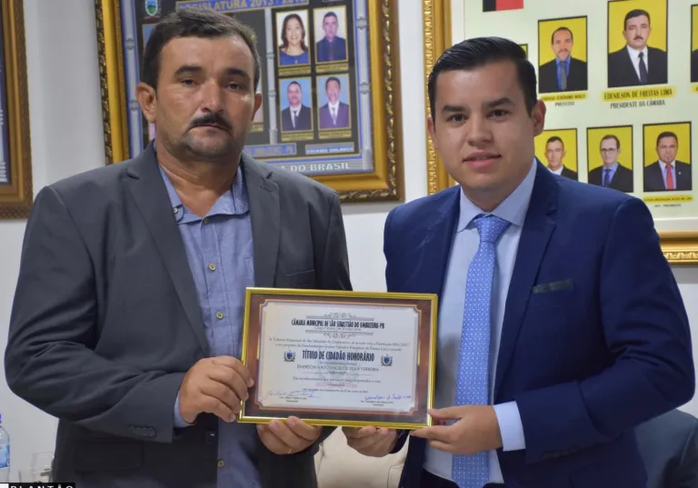 EMERSON-VASCONCELOS Advogado Emerson Vasconcelos recebe ‘Título de Cidadão Honorário’ de São Sebastião do Umbuzeiro