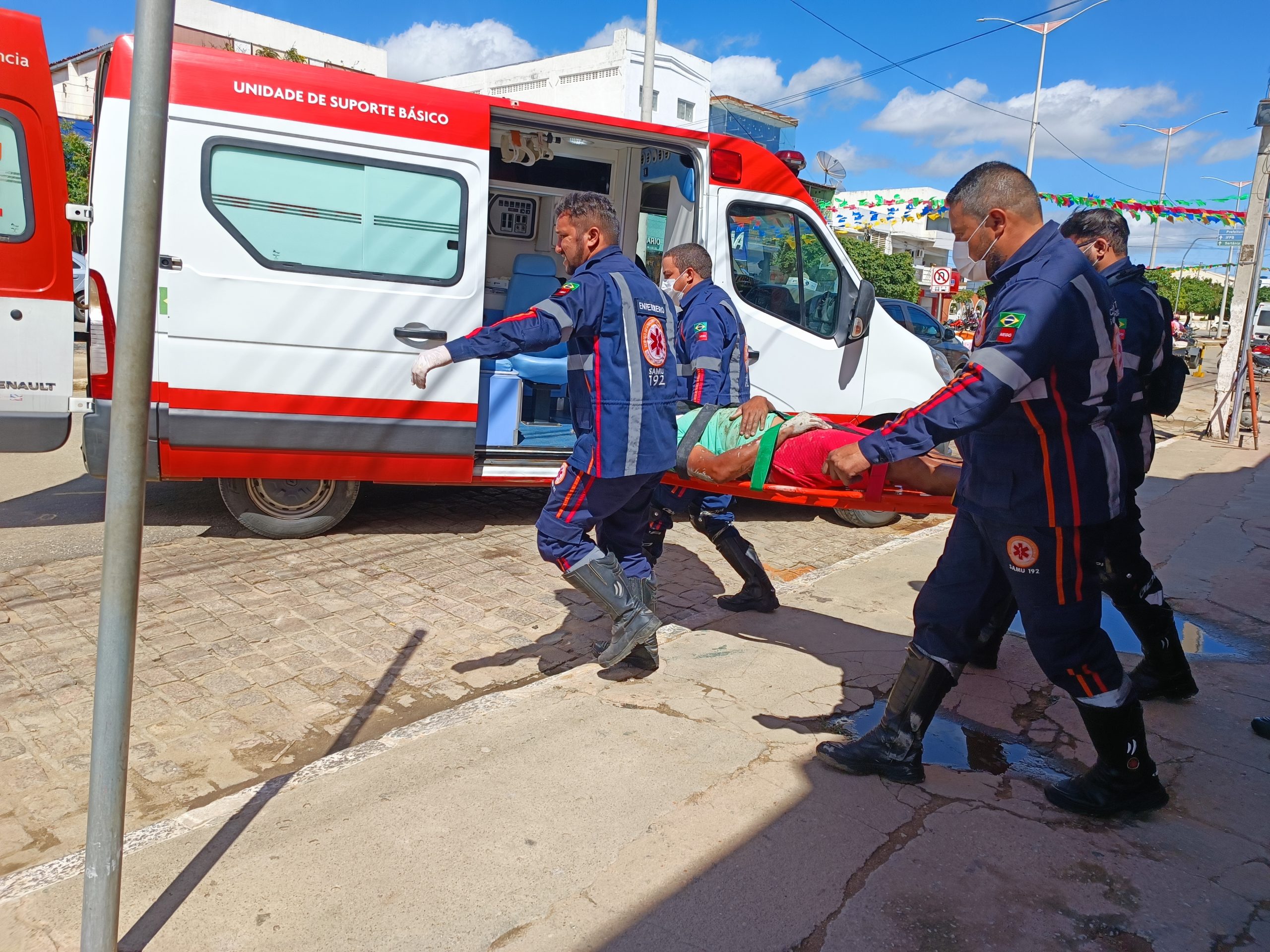IMG_20220623_104222-scaled Homem fica ferido após cair de laje em obra no mercado público em Monteiro.