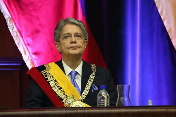 guillermo-lasso-scaled-e1632982711687-599x400 Congresso do Equador rejeita impeachment de Lasso