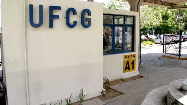 ufcg-fachada-campina-grande UFCG tem 275 vagas abertas para cursos gratuitos de inglês, francês e português