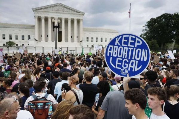 99664146-washington-dc-june-24-thousands-of-abortion-rights-activists-gather-in-front-of-the-us-su-599x400 Suprema Corte do Texas recorre a lei de 1925 para proibir aborto