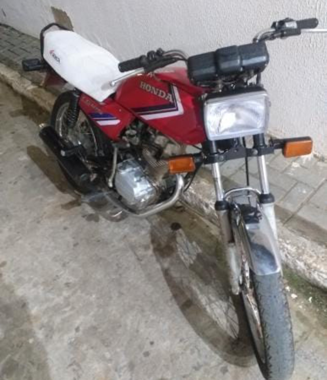 IMG_20220709_190424 Motocicleta é furtada em frente a estabelecimento comercial no centro de Monteiro