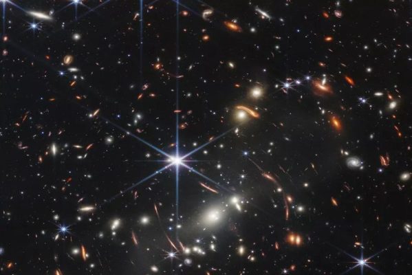 fxazugrwiaqzmml-599x400 Primeira imagem científica feita pelo James Webb mostra registro inédito do Universo