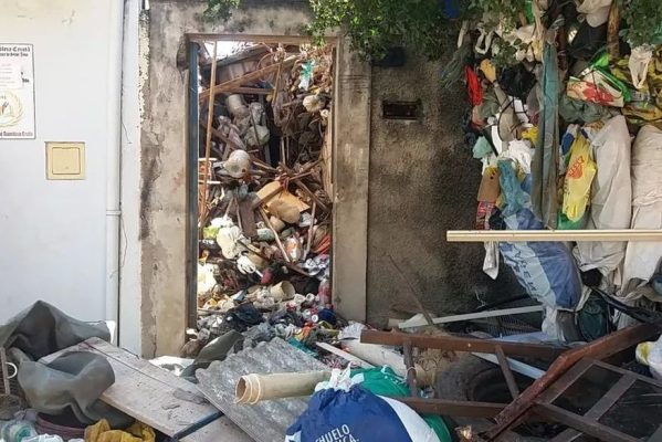 whatsapp-image-2022-07-20-at-125011-599x400 Após 3 dias desaparecido, homem é encontrado morto em meio a entulhos acumulados por 30 anos em casa de Piracicaba