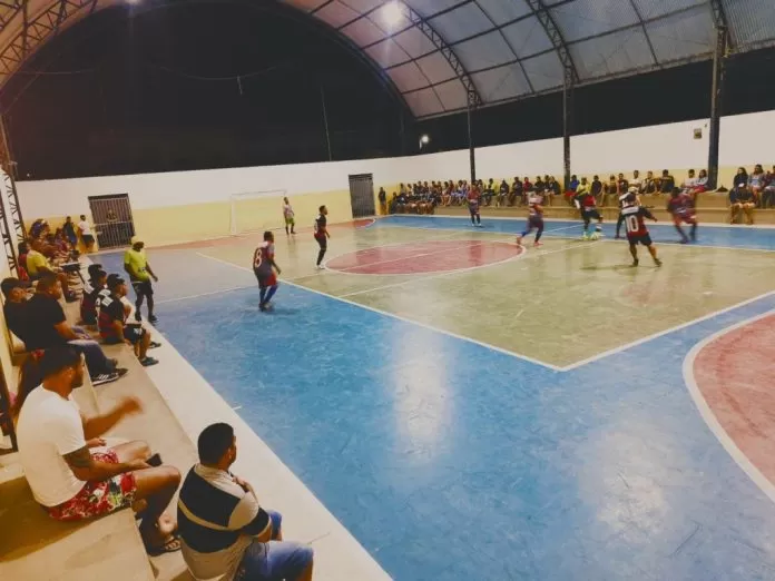 301105982_3222853754594819_3974219112038575611_n-696x522.jpg Campeonato Umbuzeirense de Futsal é aberto oficialmente e jogos agitam os desportistas em São Sebastião do Umbuzeiro