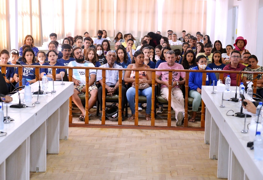 IMG-20220825-WA0316 Câmara de Monteiro recebe sessão “Jovem Parlamentar” em homenagem ao mês da juventude. Veja fotos