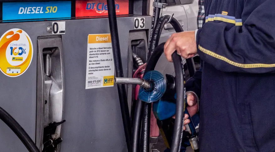 combustivel Preço da gasolina cai 8% após 3 últimas reduções da Petrobras, mostra pesquisa