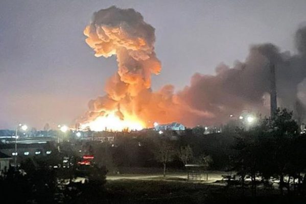 explosao_kiev_divulgacao_gabinete_do_presidente_da_ucrania-599x400 Central nuclear ucraniana é bombardeada neste sábado