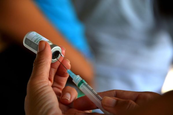imunizacao_multivacinacao_campanha_foto_pmjp-599x400 Paraíba inicia hoje campanha de imunização contra Poliomielite e outras 17 doenças em mais de mil pontos de vacinação