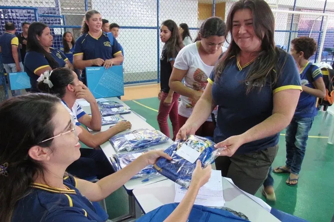 557273667 Prefeitura de Zabelê entrega Kits Escolares e equipamentos para as Escolas da Rede Municipal de Ensino