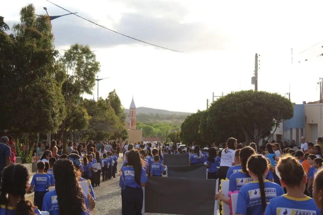 80928877 Prefeitura de Zabelê promove desfile no Dia da Independência