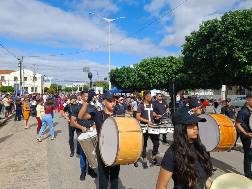 IMG_20220907_080953-867x650 Confira imagens do desfile cívico da Independência na manhã desta quarta-feira em Monteiro