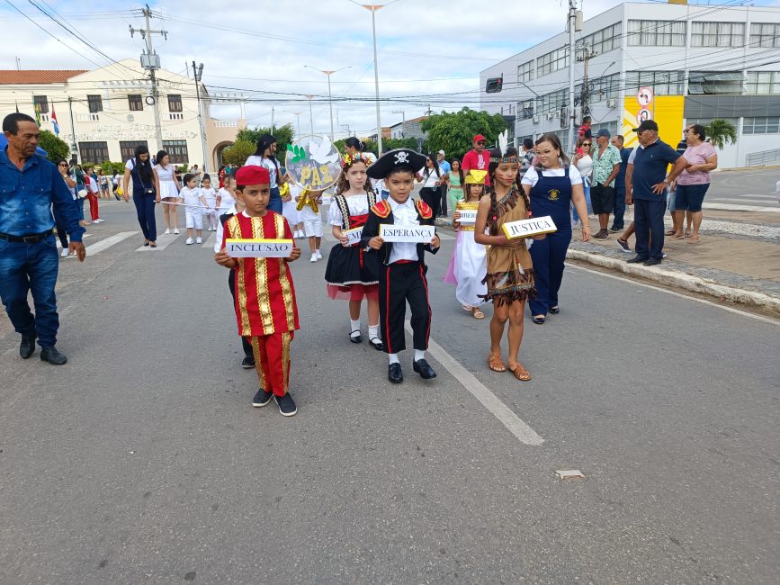 IMG_20220907_081202-867x650 Confira imagens do desfile cívico da Independência na manhã desta quarta-feira em Monteiro