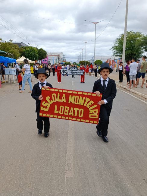 IMG_20220907_084720-488x650 Confira imagens do desfile cívico da Independência na manhã desta quarta-feira em Monteiro
