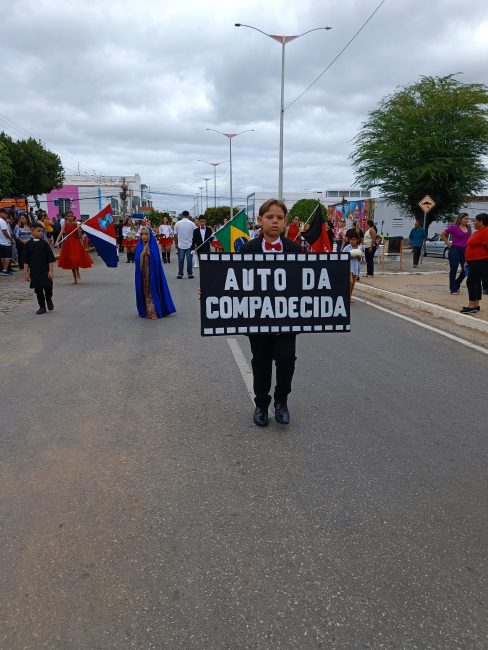 IMG_20220907_084751-488x650 Confira imagens do desfile cívico da Independência na manhã desta quarta-feira em Monteiro