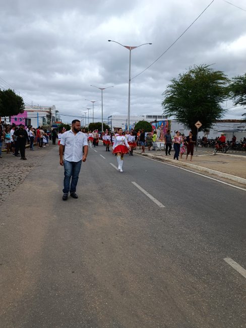 IMG_20220907_084820-488x650 Confira imagens do desfile cívico da Independência na manhã desta quarta-feira em Monteiro
