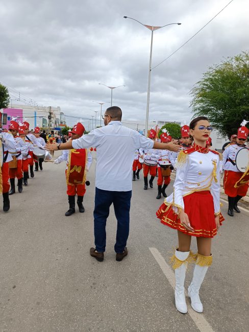 IMG_20220907_084854-488x650 Confira imagens do desfile cívico da Independência na manhã desta quarta-feira em Monteiro