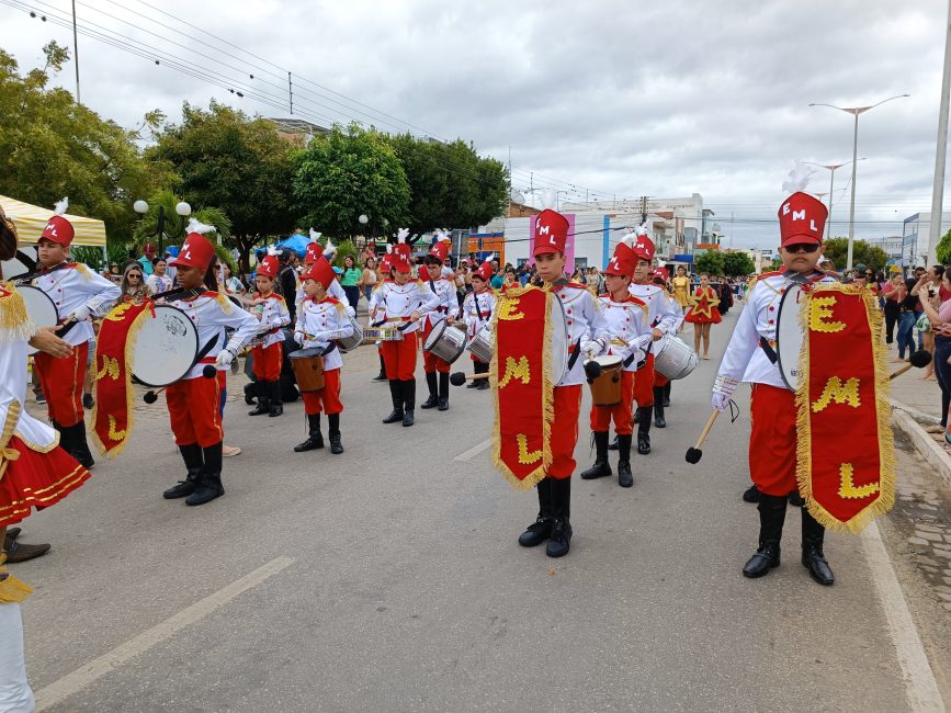 IMG_20220907_084912-867x650 Confira imagens do desfile cívico da Independência na manhã desta quarta-feira em Monteiro