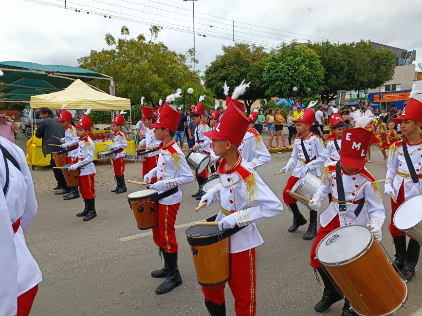 IMG_20220907_084925-867x650 Confira imagens do desfile cívico da Independência na manhã desta quarta-feira em Monteiro