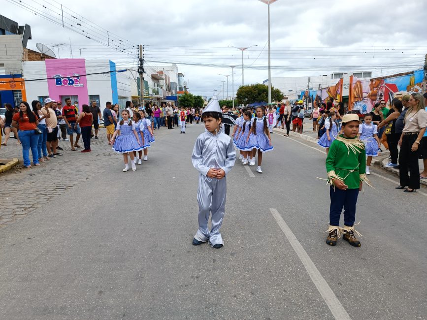 IMG_20220907_085046-867x650 Confira imagens do desfile cívico da Independência na manhã desta quarta-feira em Monteiro