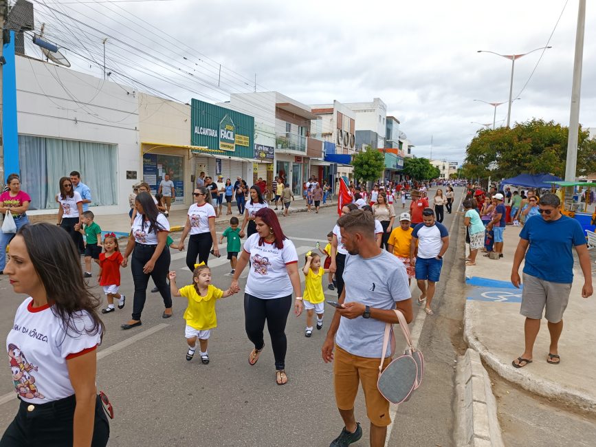 IMG_20220907_085413-867x650 Confira imagens do desfile cívico da Independência na manhã desta quarta-feira em Monteiro