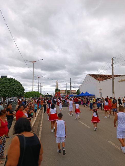 IMG_20220907_090029-488x650 Confira imagens do desfile cívico da Independência na manhã desta quarta-feira em Monteiro