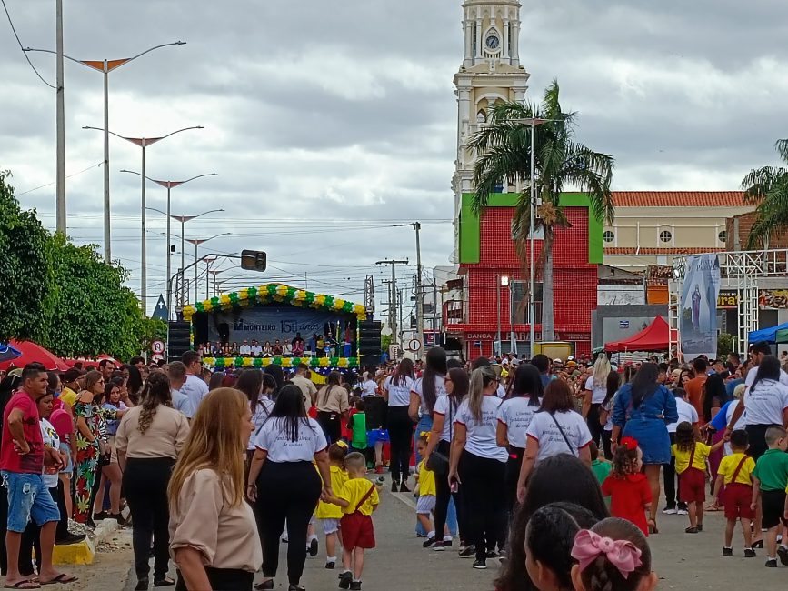IMG_20220907_090114-867x650 Confira imagens do desfile cívico da Independência na manhã desta quarta-feira em Monteiro