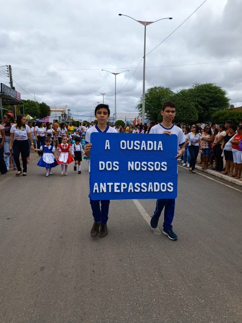IMG_20220907_093442-488x650 Confira imagens do desfile cívico da Independência na manhã desta quarta-feira em Monteiro