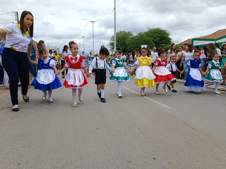 IMG_20220907_093446-867x650 Confira imagens do desfile cívico da Independência na manhã desta quarta-feira em Monteiro