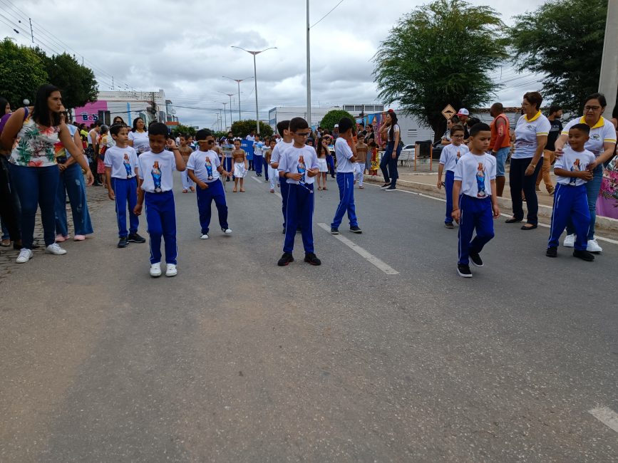 IMG_20220907_093644-867x650 Confira imagens do desfile cívico da Independência na manhã desta quarta-feira em Monteiro
