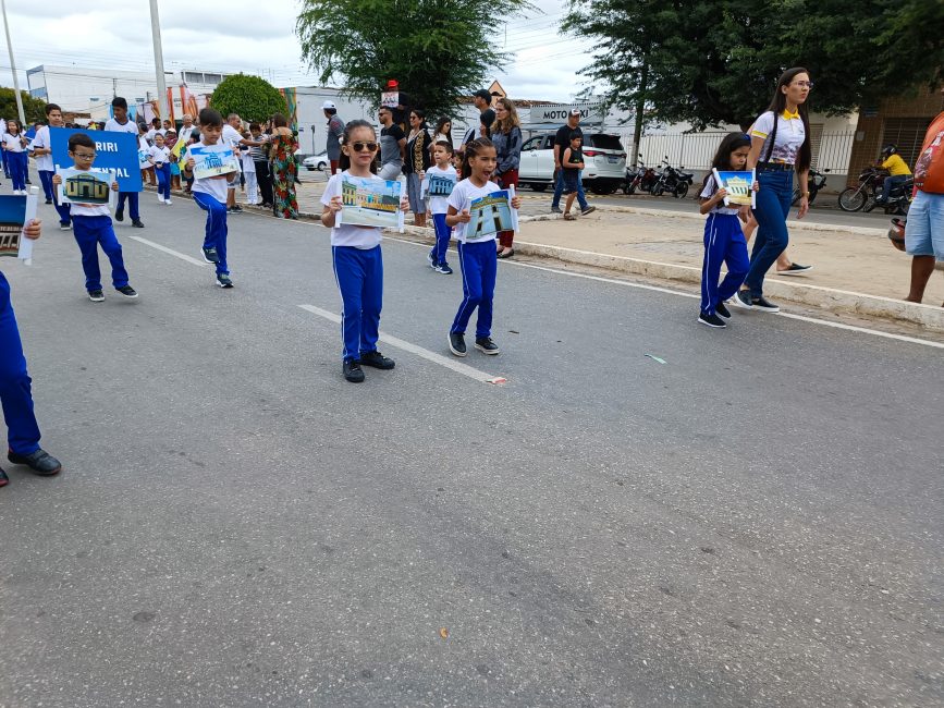 IMG_20220907_093705-867x650 Confira imagens do desfile cívico da Independência na manhã desta quarta-feira em Monteiro