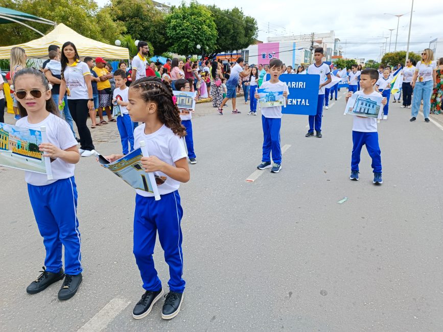 IMG_20220907_093718-867x650 Confira imagens do desfile cívico da Independência na manhã desta quarta-feira em Monteiro