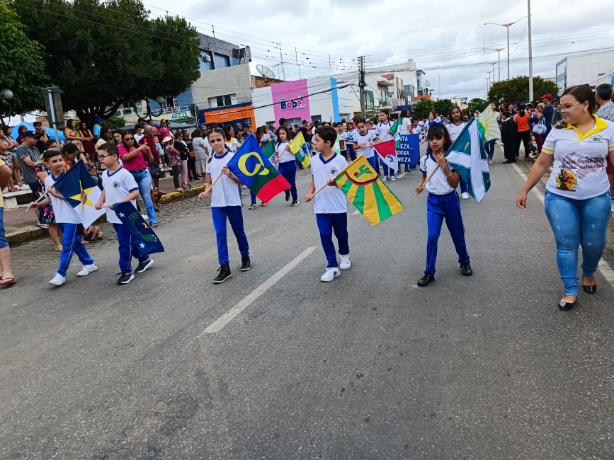 IMG_20220907_093758-867x650 Confira imagens do desfile cívico da Independência na manhã desta quarta-feira em Monteiro