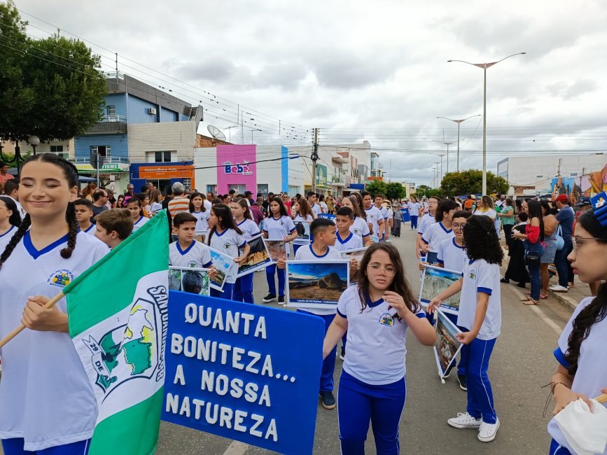 IMG_20220907_093820-867x650 Confira imagens do desfile cívico da Independência na manhã desta quarta-feira em Monteiro