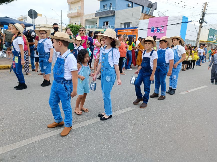 IMG_20220907_093852-867x650 Confira imagens do desfile cívico da Independência na manhã desta quarta-feira em Monteiro