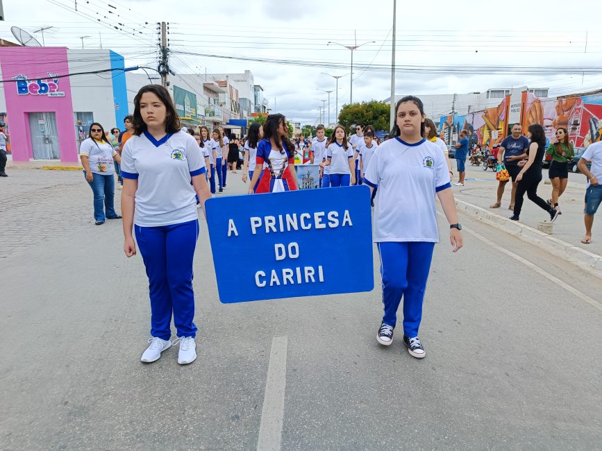 IMG_20220907_093917-867x650 Confira imagens do desfile cívico da Independência na manhã desta quarta-feira em Monteiro