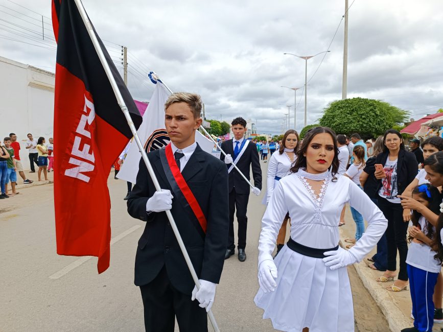 IMG_20220907_102550-867x650 Confira imagens do desfile cívico da Independência na manhã desta quarta-feira em Monteiro