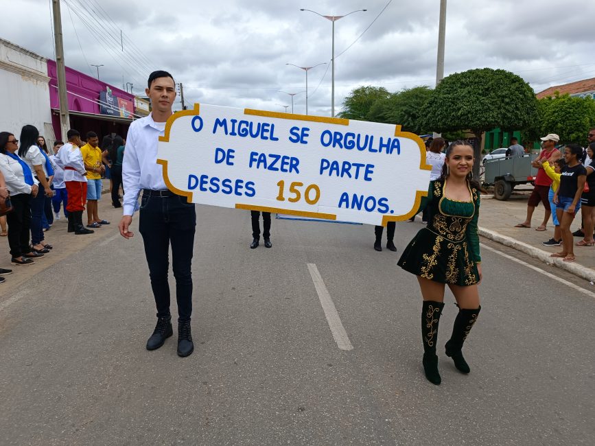 IMG_20220907_102559-867x650 Confira imagens do desfile cívico da Independência na manhã desta quarta-feira em Monteiro