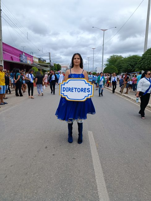 IMG_20220907_102615-488x650 Confira imagens do desfile cívico da Independência na manhã desta quarta-feira em Monteiro