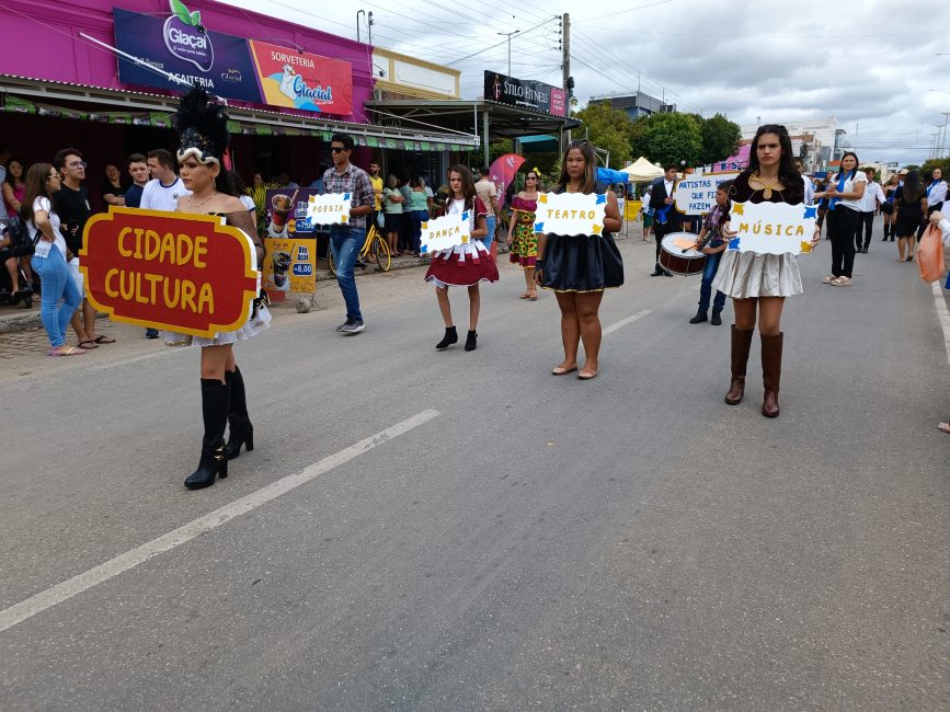 IMG_20220907_102757-867x650 Confira imagens do desfile cívico da Independência na manhã desta quarta-feira em Monteiro